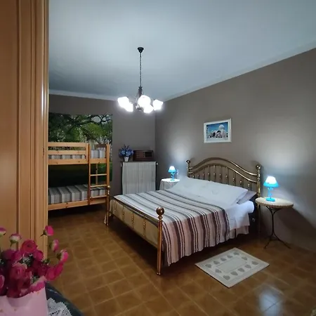 Vakantiehuis Ca' D'la Nona Casa Con Giardino